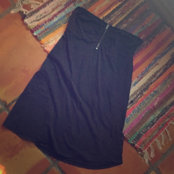 ROXY - Picture 1 of 2